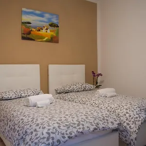 Il Borgo Vicino Al Castello Con Parcheggio Malcesine