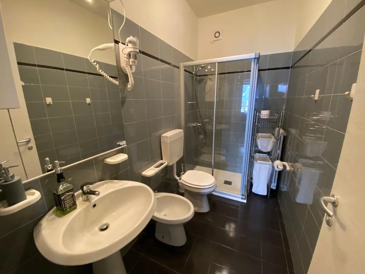 *** Hotel apartamentowy Villa Pifferi Malcesine Włochy